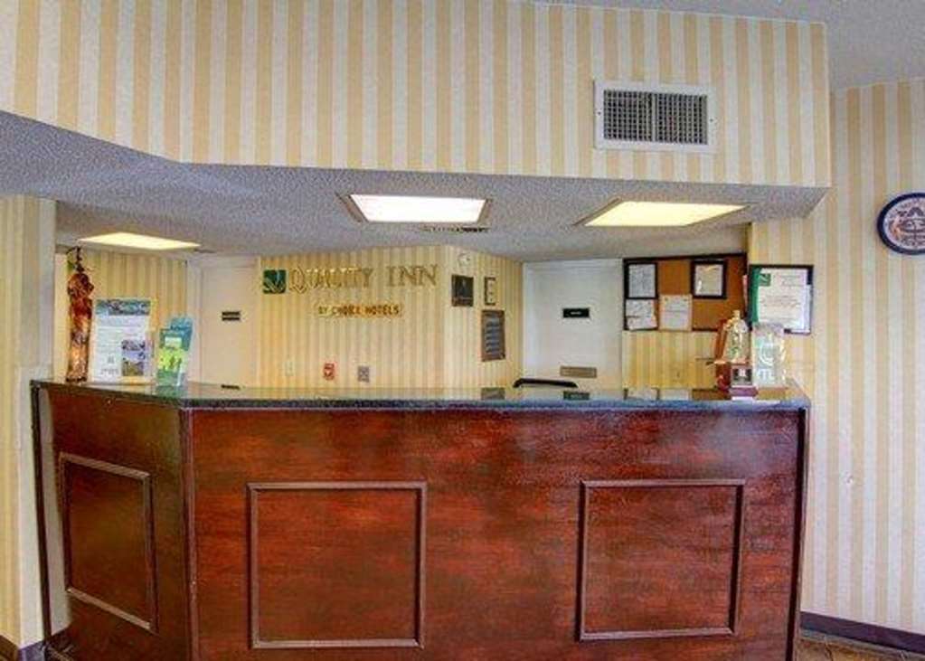Quality Inn Auburn Campus Area I-85 Interior photo