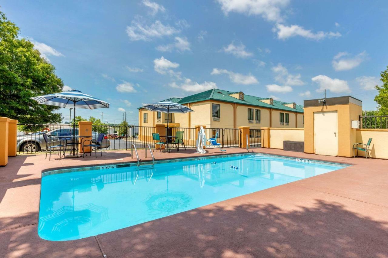 Quality Inn Auburn Campus Area I-85 Exterior photo